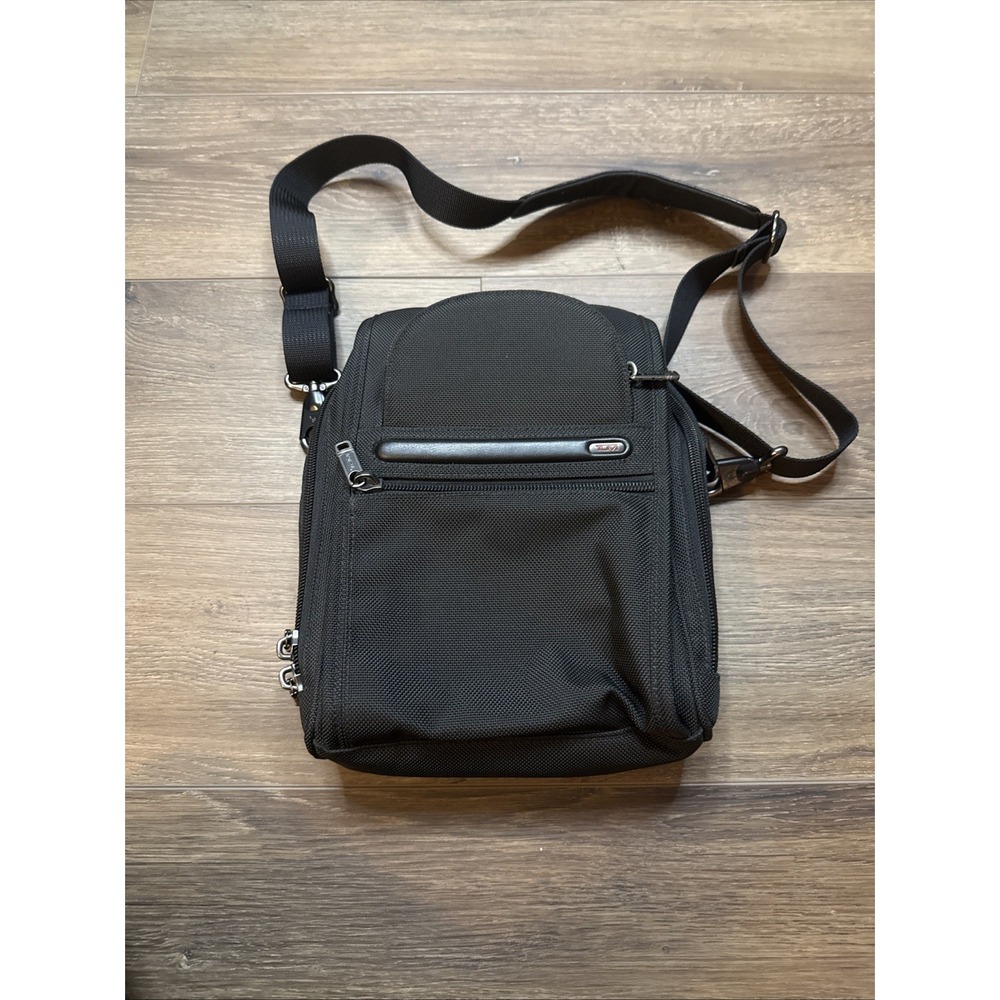Tumi Alpha 2 Pocket Bag Small Crossbody Black Ballistic Nylon 22100D4 Travel Bag